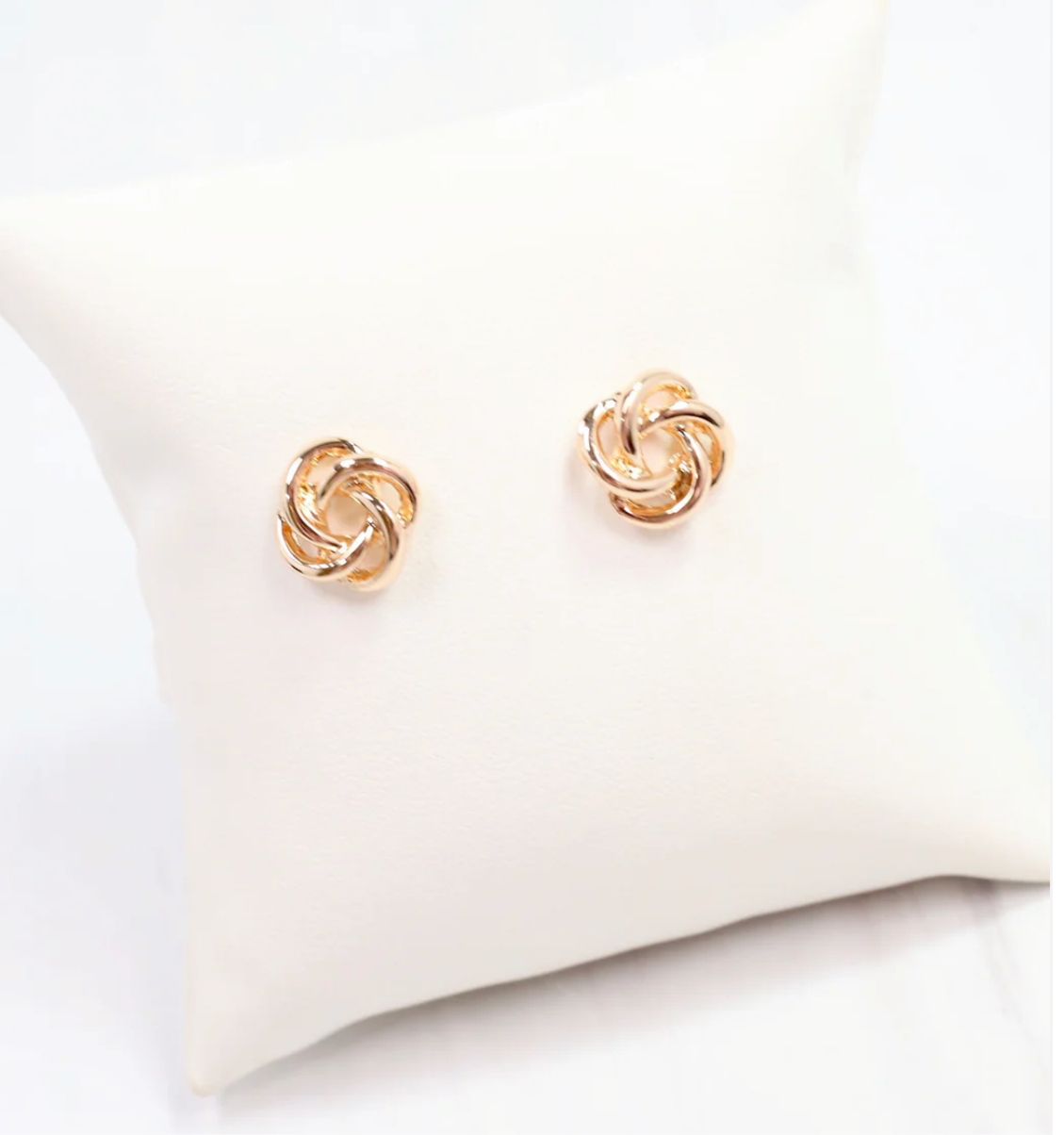 Fontaine Knot Earring