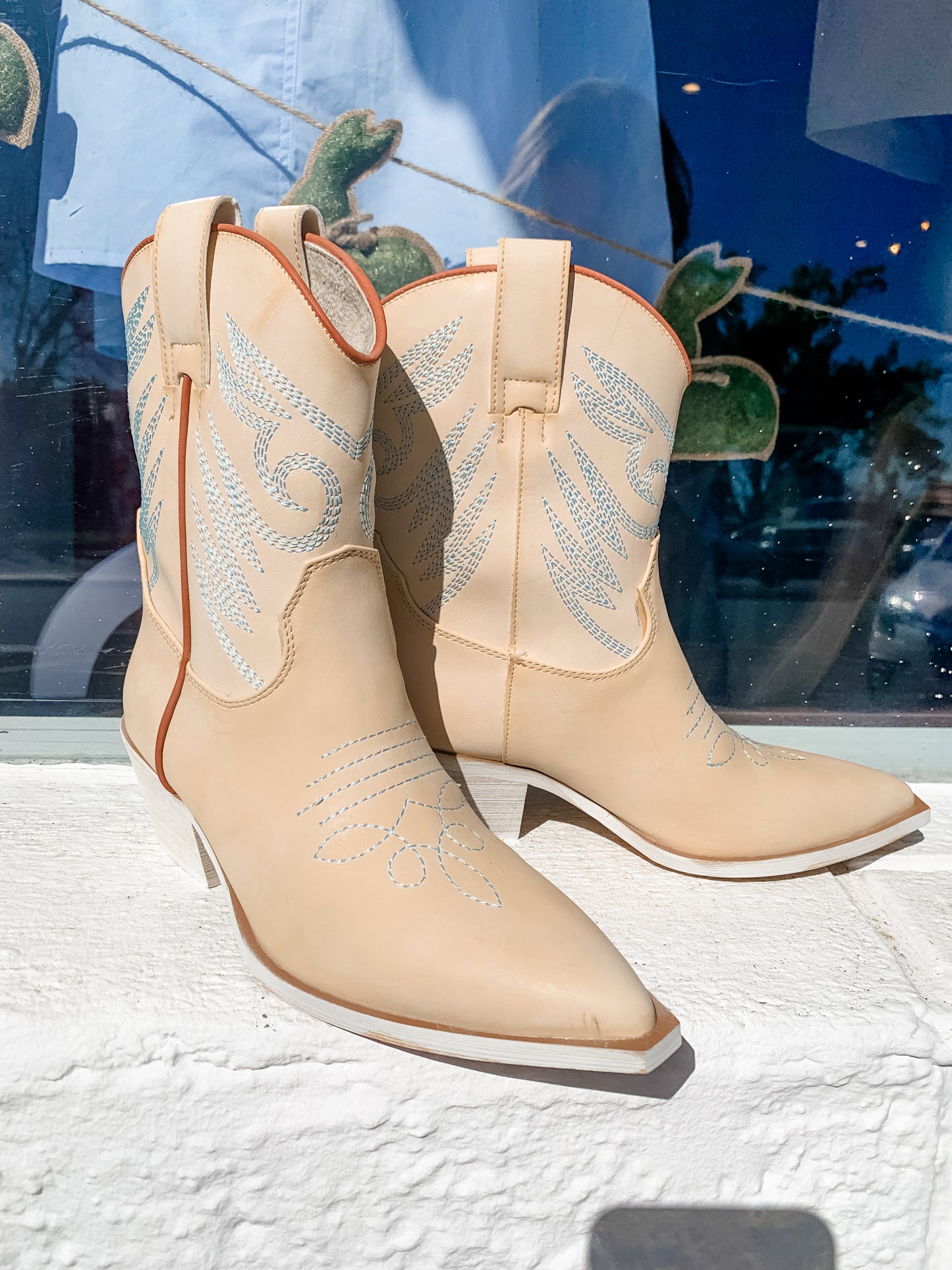 Cream Blue Detail Boots