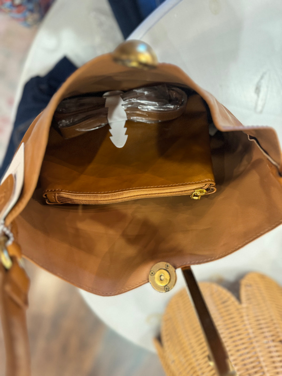 Tote- Brown