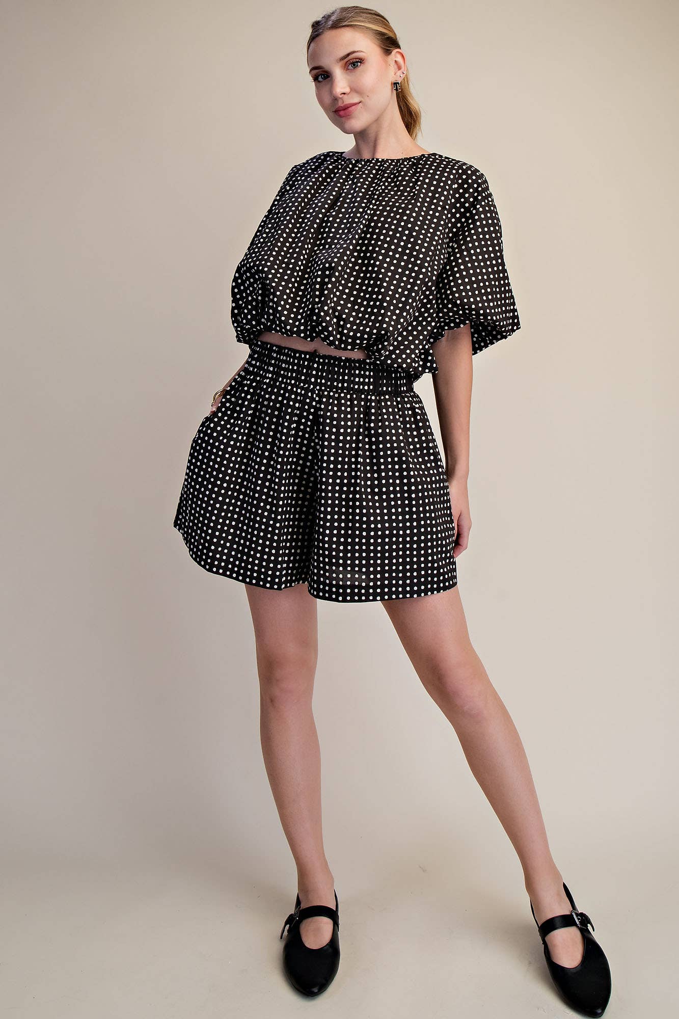Wide Shorts With Pleats and Elastic Waist Ruffle Dot Pattern