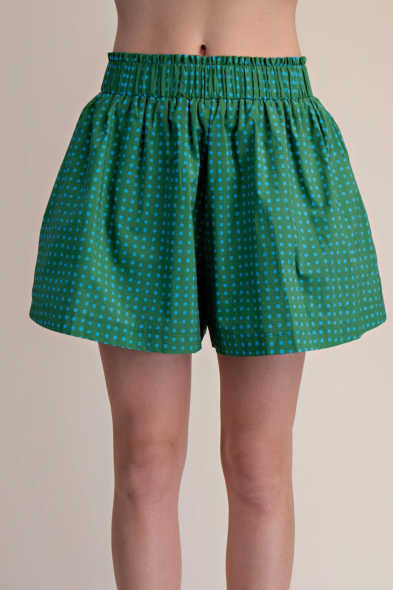 Wide Shorts With Pleats and Elastic Waist Ruffle Dot Pattern