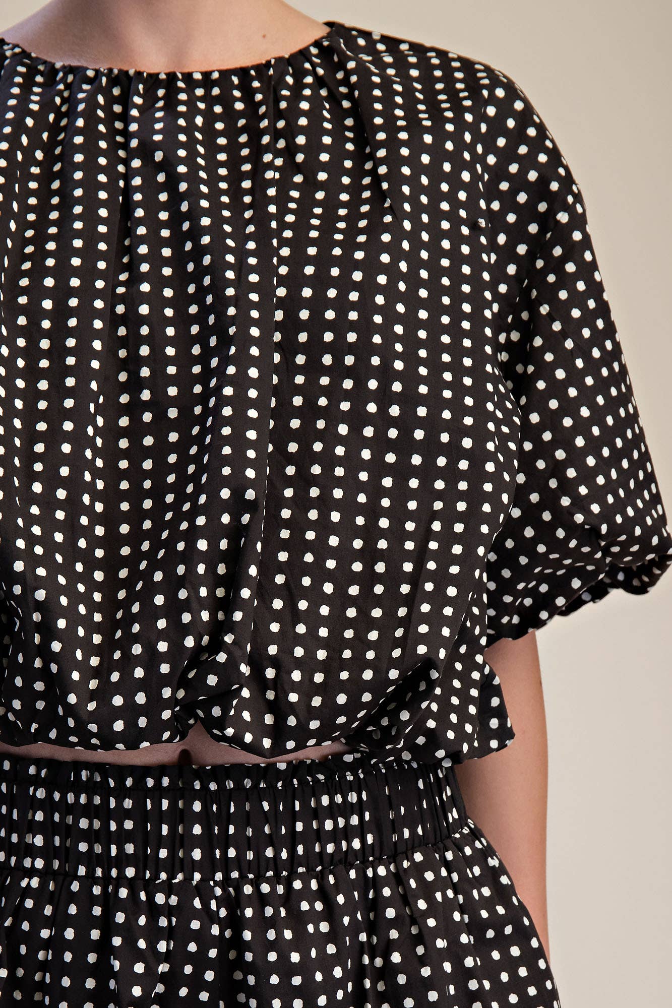 Bubble Crop Top With Round Neck Balloon Sleeve Dot Print