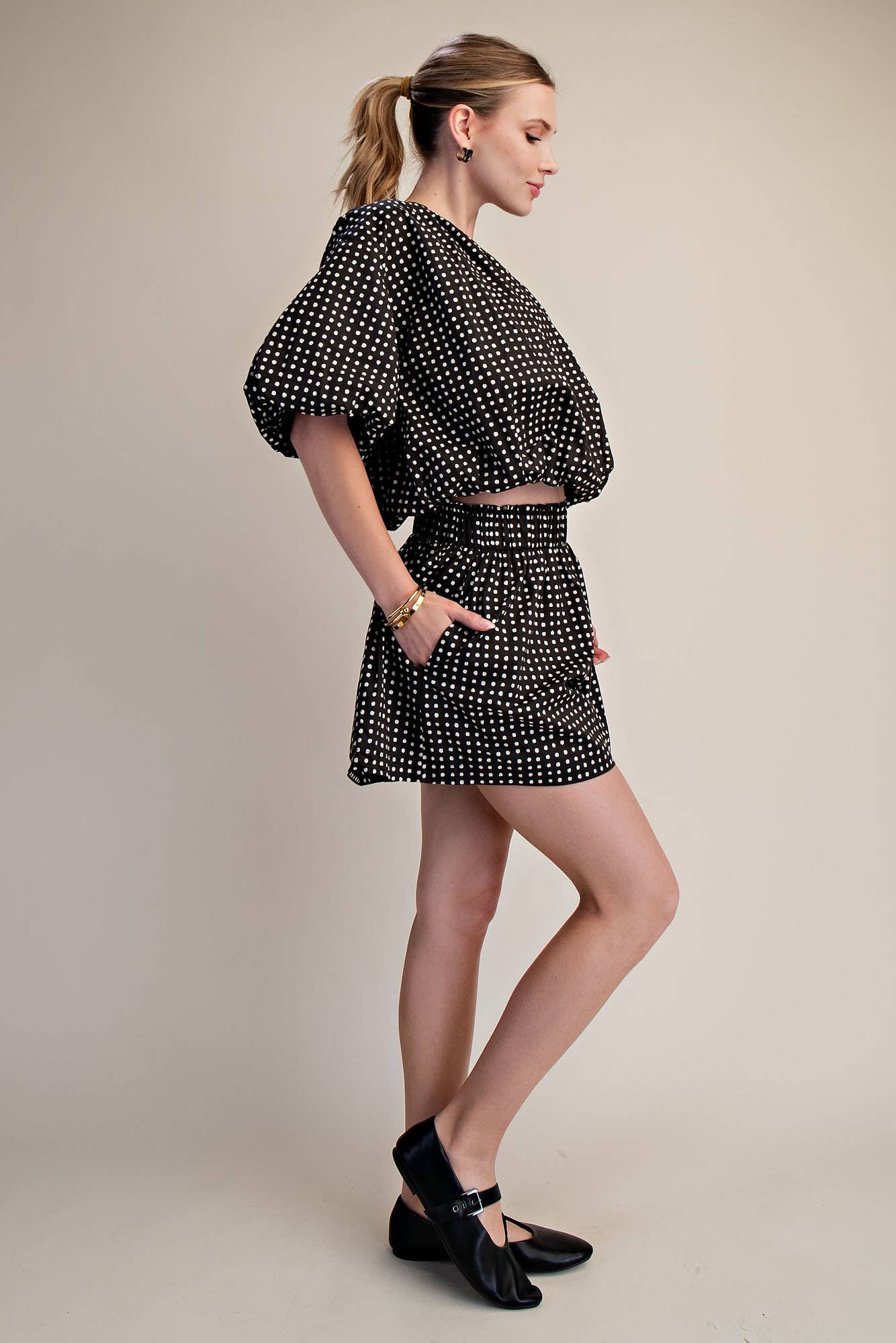 Wide Shorts With Pleats and Elastic Waist Ruffle Dot Pattern