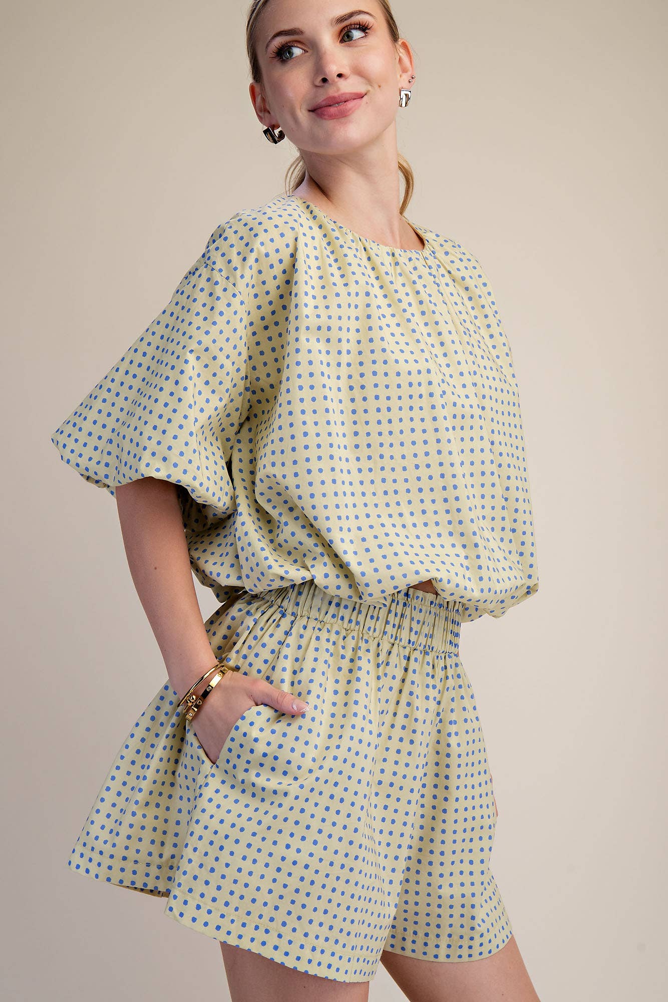 Wide Shorts With Pleats and Elastic Waist Ruffle Dot Pattern