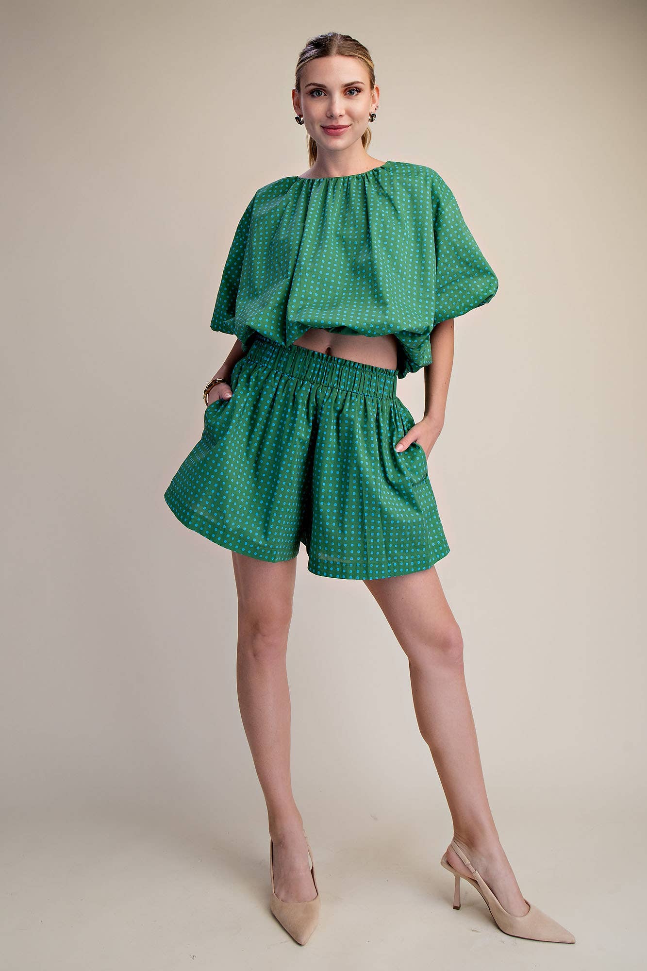 Wide Shorts With Pleats and Elastic Waist Ruffle Dot Pattern
