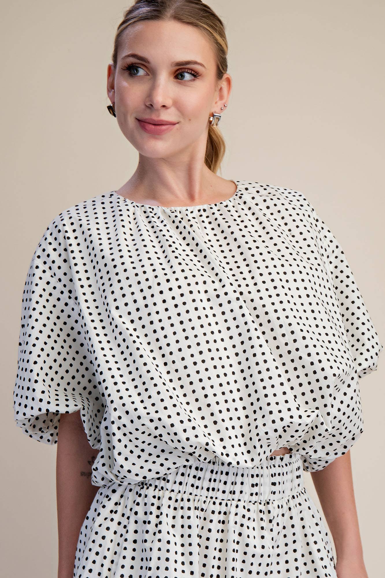 Bubble Crop Top With Round Neck Balloon Sleeve Dot Print