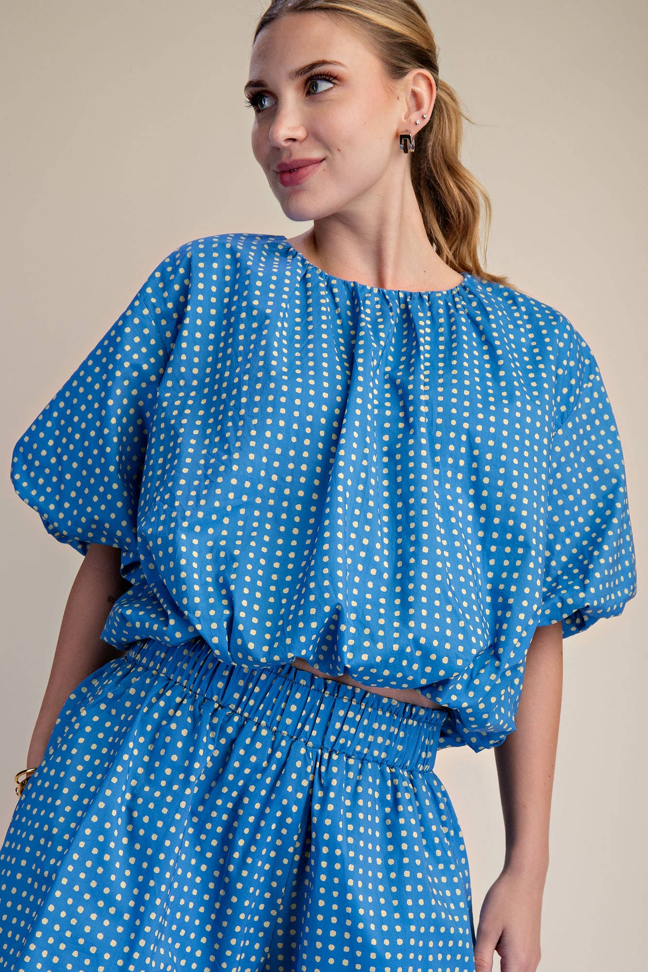 Bubble Crop Top With Round Neck Balloon Sleeve Dot Print